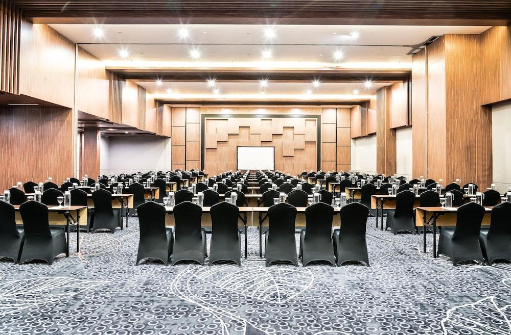 Aston Sidoarjo City Hotel & Conference Center Eksteriør billede