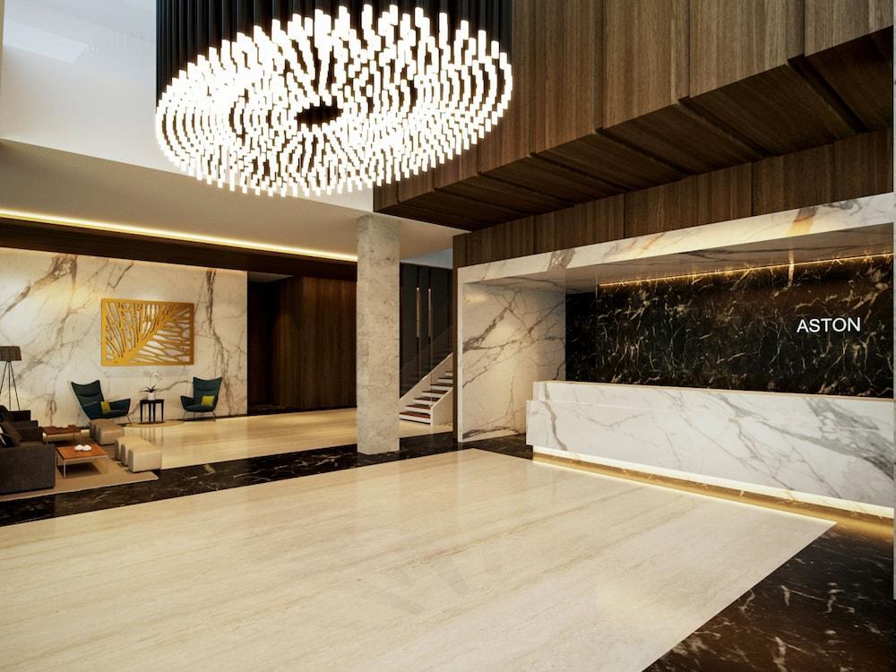 Aston Sidoarjo City Hotel & Conference Center Eksteriør billede