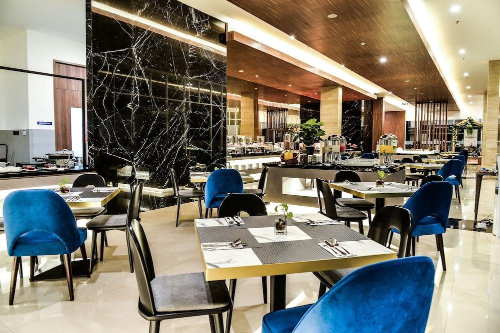Aston Sidoarjo City Hotel & Conference Center Eksteriør billede